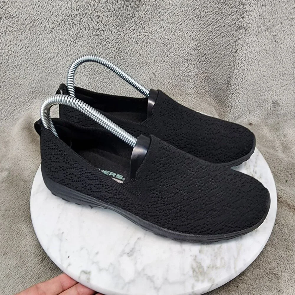 Skechers Shoes Womens Size 6.5 Slip On Sneakers *GUC*
